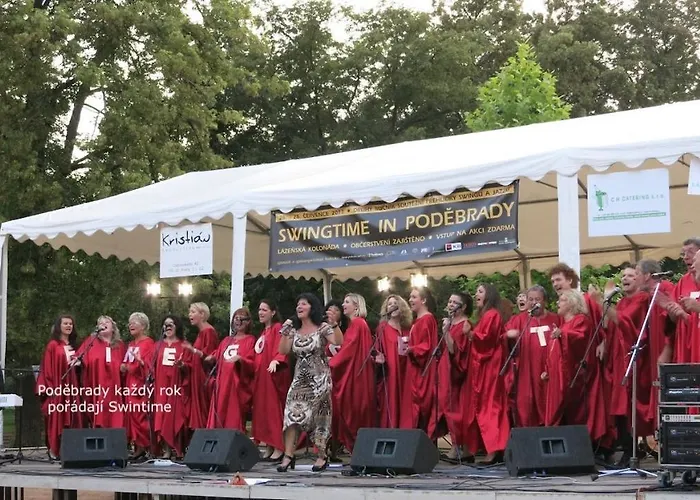 波德布拉迪寄宿酒店 波杰布拉迪